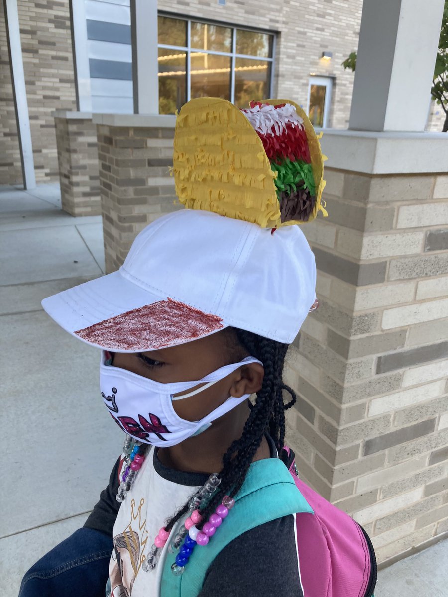 VandoraART's tweet photo. Wrapping up Hispanic Heritage Month with some cool sombreros! https://t.co/76IqaUCPOK
