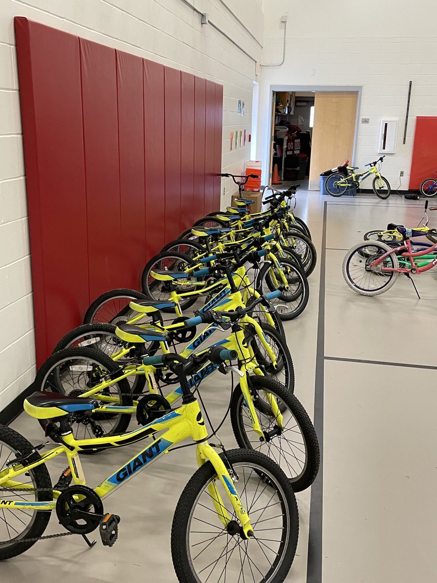 LeadLearnerWS's tweet photo. Bike smart trailer is at Weathersfield school. Students get the opportunity to learn bike safety and skills for riding. #WSLearns https://t.co/LXhFU1tAkP