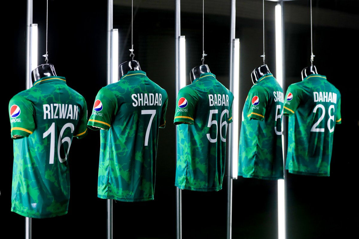 Pakistan’s @T20WorldCup jersey unveiled!  🇵🇰 👕⭐

Get your official shirt now!
Order now at shop.pcb.com.pk

#WearYourPassion x #WhyNotMeriJaan