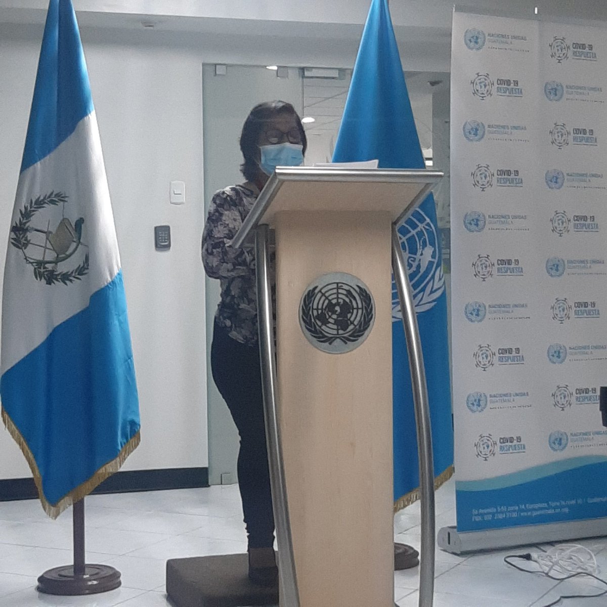 atdguate's tweet photo. .@BorjRosa lee la semblanza de doña Emiliana.

"Su trayectoria como enfermera fue dura, pero descubre ahí su vocación" 

Día Internacional para la Erradicación de la Pobreza
#PobrezaEsViolencia #PobrezaNuncaMas https://t.co/rsnJ6RiQSw