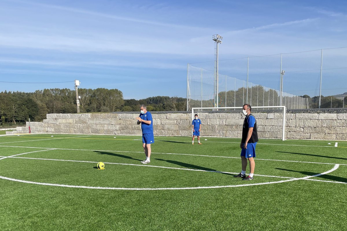 CDeportivoLugo's tweet photo. Que bonito é ver ao #CDLugoGenuine volver aos adestramentos 🙌🤩

Alegría e ganas de pasalo ben dos nosos xogadores, que coñeceron as instalacións do campo de fútbol do #ConcelloDePol 🏟😍

#ForzaLugo https://t.co/2XPoxWfB3y