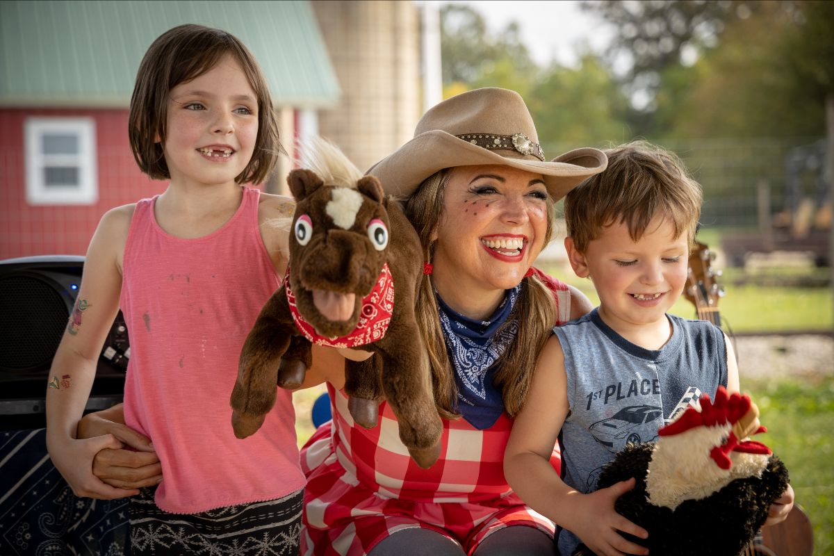Happy Fall, Y'all! Miss Jamie says Howdy - mailchi.mp/ded2153a21eb/h…
