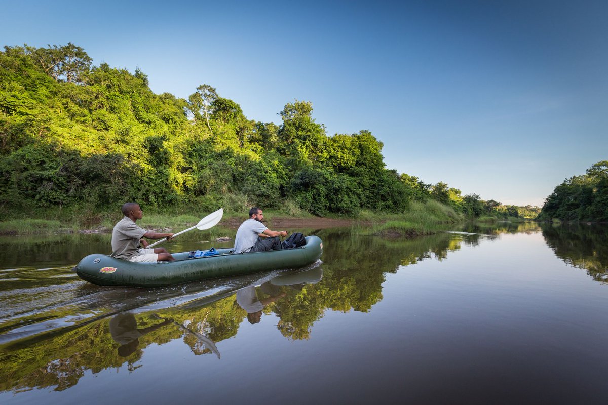 MalawiTravel's tweet photo. The magnificent Bua River runs through the rugged wilderness of the Nkhotakota Wildlife Reserve as it tumbles down the Rift Valley escarpment toward Lake Malawi. 🛶 😍

Check out⬇️
@TongoleWL @rafikicamp @AfricanParks

#Malawi #OnMyWishlist #MalawiDreaming

📸 Matthew Brazier https://t.co/gLA0iCk5fj