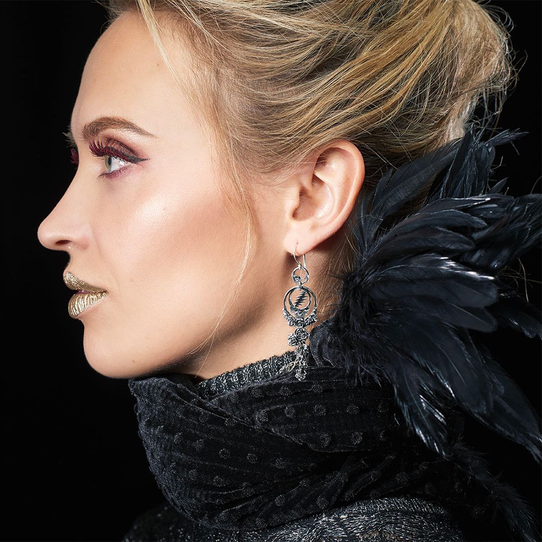 GDJewelryxCG's tweet photo. Fly Away... with our Steal Your Face Sterling Silver Drop Earring!⚡️ https://t.co/Uja01sdtz7