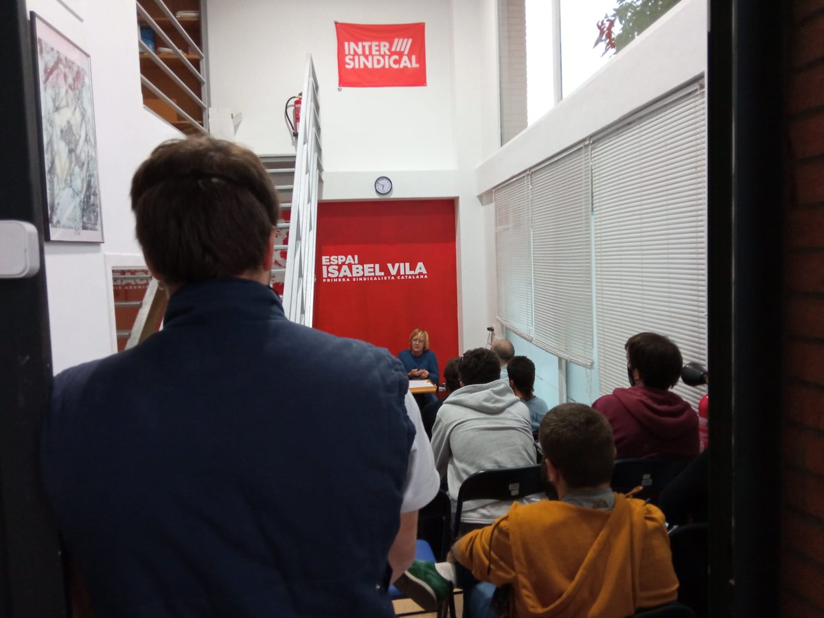 EINAnacional's tweet photo. 📢 | Comença la xerrada sobre model sindical organitzada avui a Girona per l'@EinaCG 

👉🏾 Per un sindicalisme de contrapoder per guanyar drets, revertim la dinàmica de les darreres dècades! https://t.co/ZBBj8JlsVs