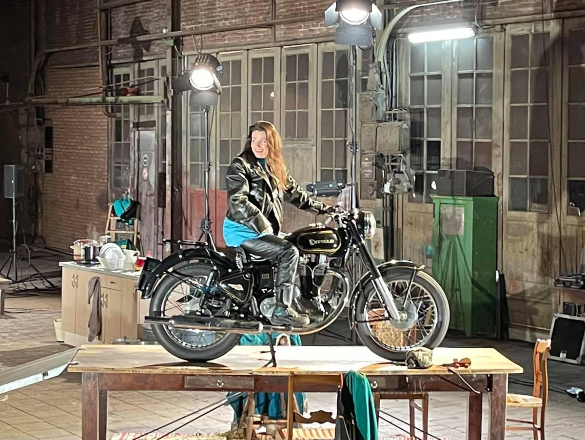 Wil je deze week nog naar een bijzondere voorstelling op toplocatie? 
De Sluisfabriek Drachten. 
Een productie van <a href="/blauhynder/">Blau Hynder</a> youtu.be/sUwcZClOMgg