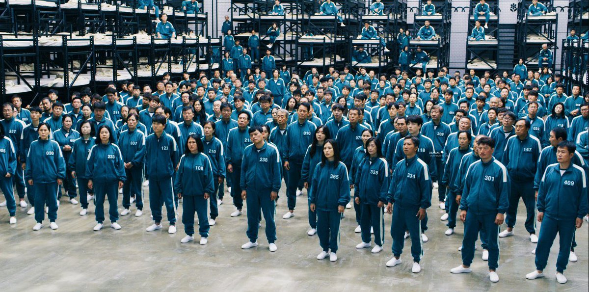 Игра в кальмара стены. Ли джон джэ и пак хэ су. Ли джон-джэ игра в кальмара. Ли джон джэ и пак хэ су. Когда вышла игра в кальмара дата.