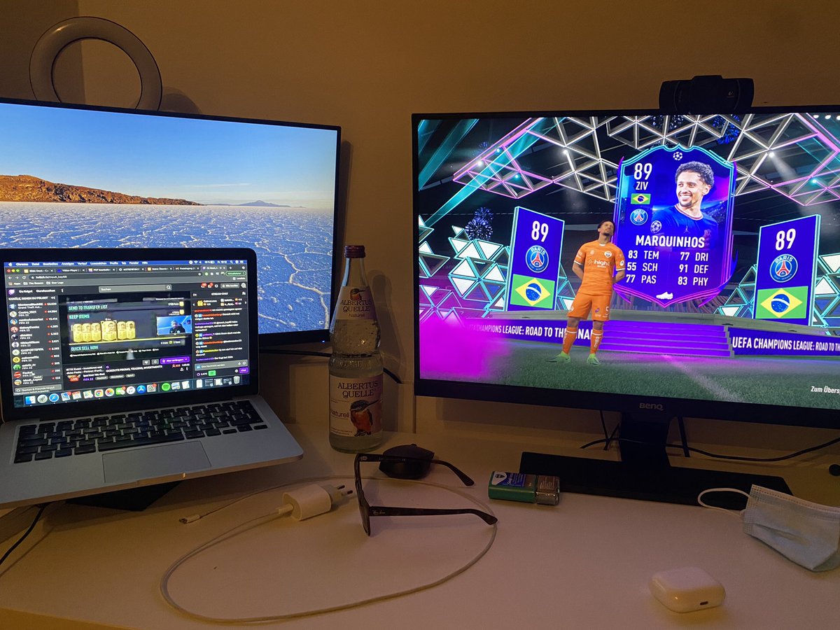 essotelli's tweet photo. Top Partien &amp; @Mouh_Kay Stream gönnt Tradeable Marquinhos! Whattttt!!!! 
Mein Schreibtisch sehr clean psssssstttt!!! https://t.co/Uu3ljXYTiZ
