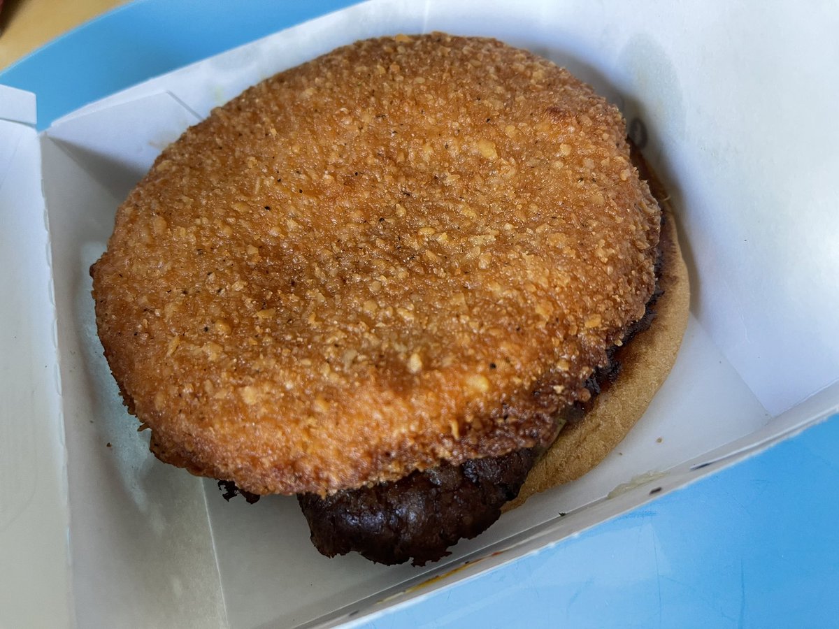 ThatMattMyers's tweet photo. (1/2) Dear @culvers. I anxiously awaited the arrival of your #Curderburger. Imagine my disappointment to find half a burger! No top bun!

#heartbroken #halfaburger #longwait #onceinalifetime #cheesecurd #cheesecurds #culversrestaurant #nationalcheesecurdday #opesorry https://t.co/L7izIvrdSC