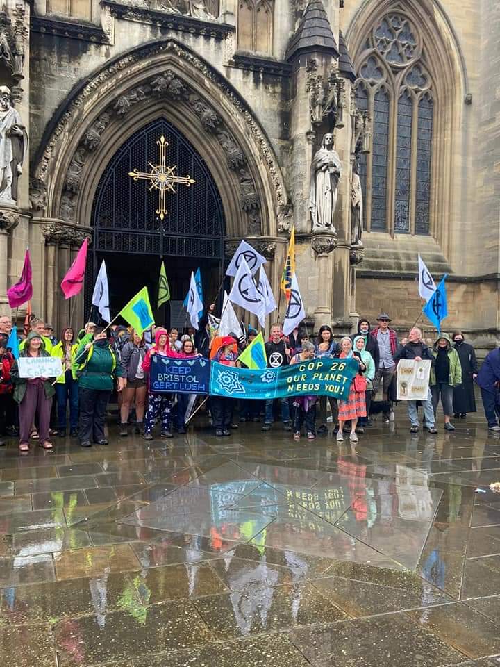 craftyescapism's tweet photo. Listen to my interview  from this amazing day at @BristolCathedra cheering on the @caminotocop walkers with our #stitches4survival panels 💙💚💙💚 #craftivism #climateaction #cop26
https://t.co/gMRdjIsqs4 https://t.co/NjrJsejjN4