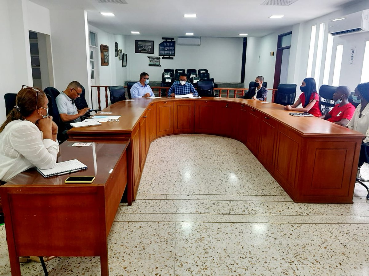 MPIOELCERRITO's tweet photo. La Alcaldía Municipal junto con el acompañamiento de la Secretaría de Convivencia y Seguridad Ciudadana, la Secretaria de Educación y Desarrollo comunitario, Personería, El Registrador Municipal y representantes juveniles realizaron reunión previa a las elecciones de juventud. https://t.co/bRoxkcbFgB