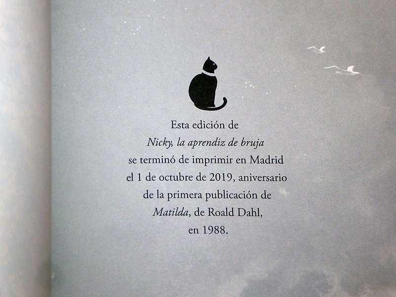 biclementine's tweet photo. Termino de leer este libro... y me encuentro con esto.

Y me muero de emoción. 😍

#Nickylaaprendizdebruja #NocturnaEdiciones https://t.co/7k7b7Bdu93
