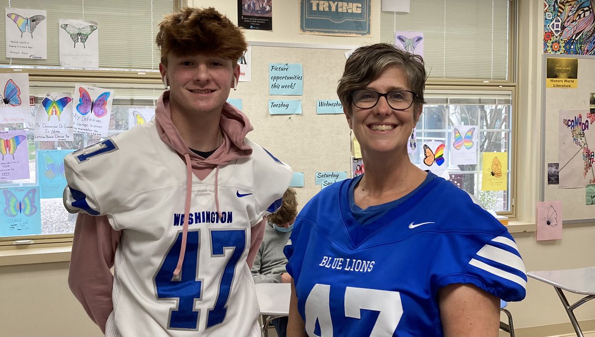 RaderRoom102's tweet image. Our fb players are asking teachers who have helped them to wear their jerseys on game day. It made my week when Trae chose me! He is such a great person. Go Blue! Go #47! 💙🦁 @WCHCS #OthersFirst