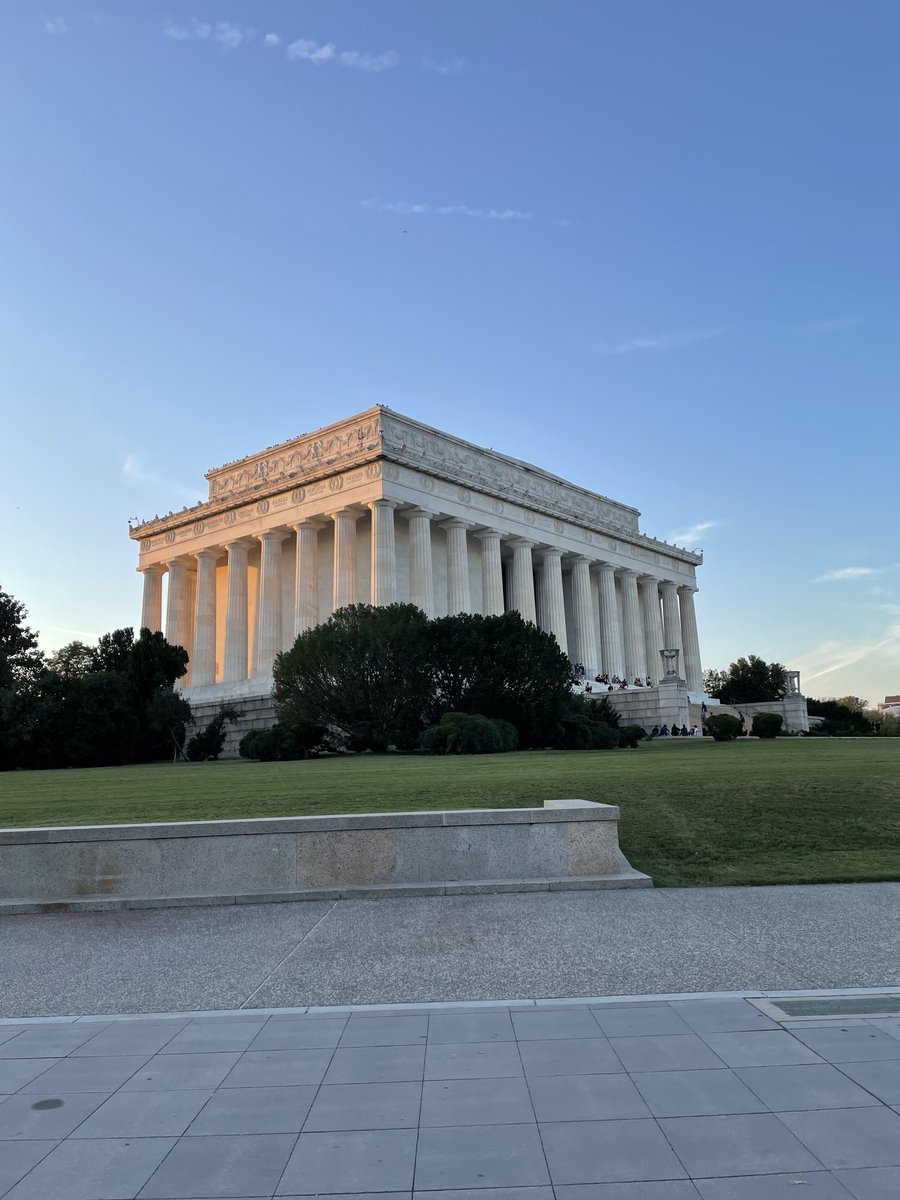 eruizaranda's tweet photo. Beautiful Washington DC

#Washingtondc
#Lincolnmemorial 
#Whitehouse 
#Washingtonmemorial https://t.co/UHT5MXYjQq