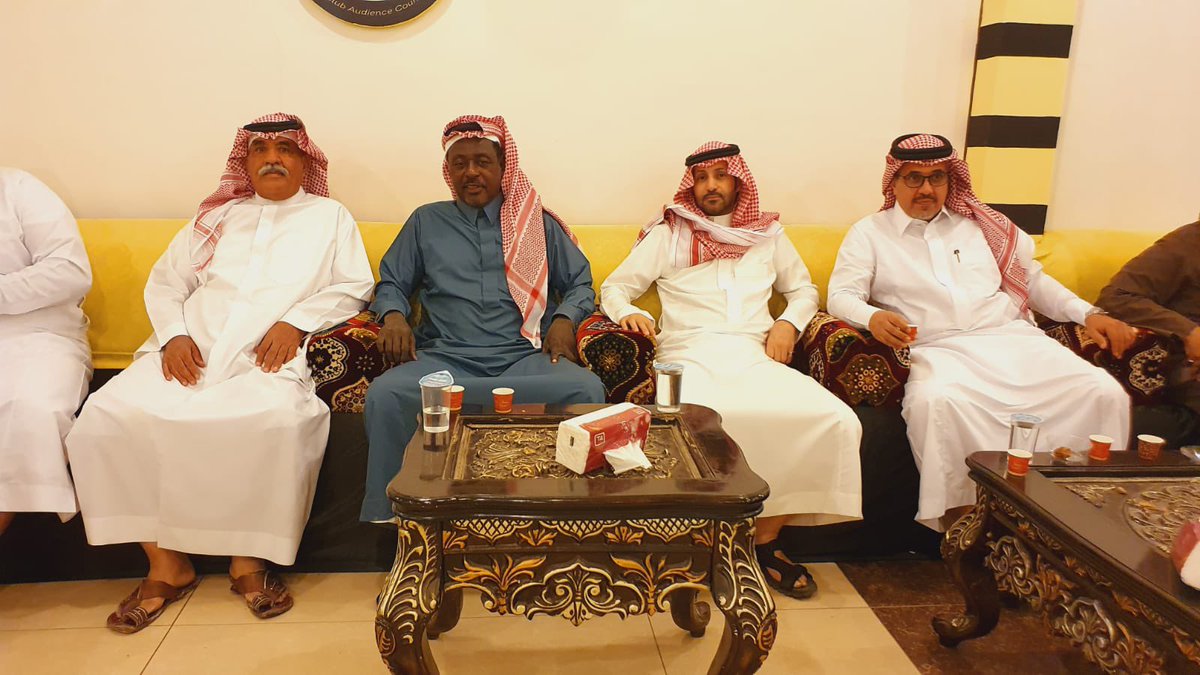 IttihadTaif's tweet photo. الاستاذ خالد البراق يقيم مأدبة عشاء للأستاذ / فهد هاشم البقمي بحضور الكابتن أحمد جميل و الكابتن / علي عشعوش و الاستاذ عبد المحسن الدوم و السادة اعضاء مجلس ادارة مجلس جمهور نادي الاتحاد بالطائف https://t.co/suzjFErCHH