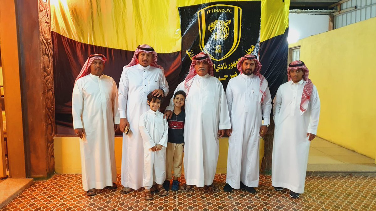 IttihadTaif's tweet photo. الاستاذ خالد البراق يقيم مأدبة عشاء للأستاذ / فهد هاشم البقمي بحضور الكابتن أحمد جميل و الكابتن / علي عشعوش و الاستاذ عبد المحسن الدوم و السادة اعضاء مجلس ادارة مجلس جمهور نادي الاتحاد بالطائف https://t.co/suzjFErCHH