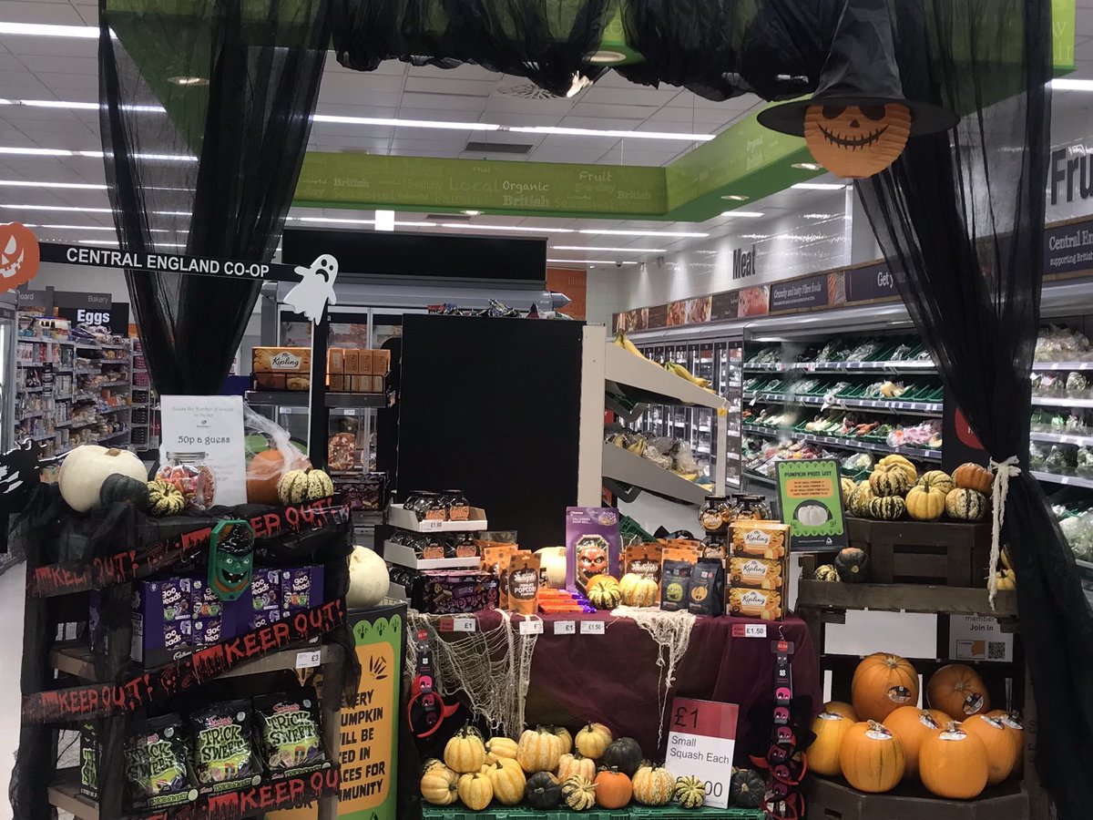 angxlirl's tweet photo. Look how sweet these tiny pumpkins are at Anstey Coop 🧡 perfect for decorating any home! 🎃🕸 #CecWestLeic @mycoopfood @RealSoulShaker https://t.co/bXC5n4uvyJ