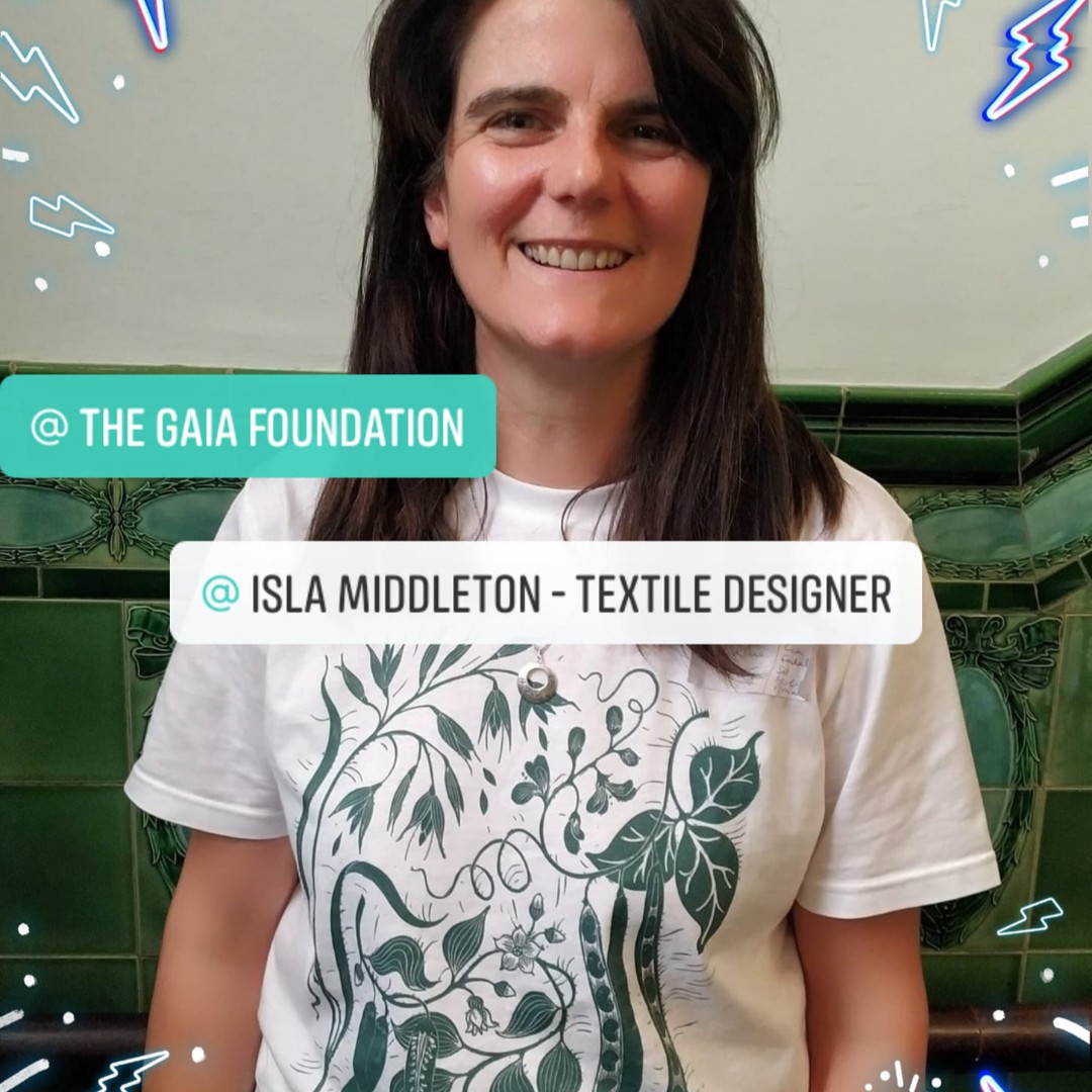 Proudly sporting my tee. Isla Middleton range created specially for Gaia Foundation's Seed Sovereignty Program UK &amp; Ire.
You can buy one for yersen here. Perfect Christmas gifts too! 'A food Revolution starts with seed!'
ow.ly/6TGm50Gshwg
<a href="/GaiaFoundation/">The Gaia Foundation</a> 
<a href="/SeedSov/">SeedSovereigntyUkIreland</a>
