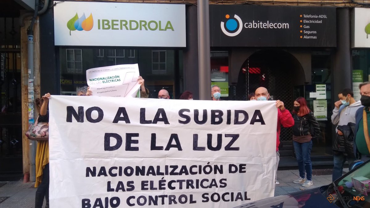Concentración testimonial en Zamora contra la subida de la luz

<a href="/PlanChoqueZam/">Plan De Choque Social Zamora</a>

zamoranews.com/articulo/zamor…