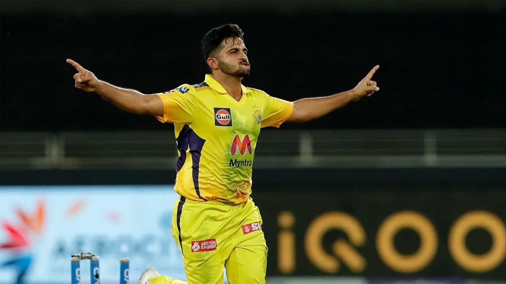 hemanth1407's tweet photo. Third wicket for @imShard 
Wow what a match man😍❤️ #csk #dhoni #thakurfans #cskfan
#CSKvsKKR https://t.co/zwRpffZ9eb