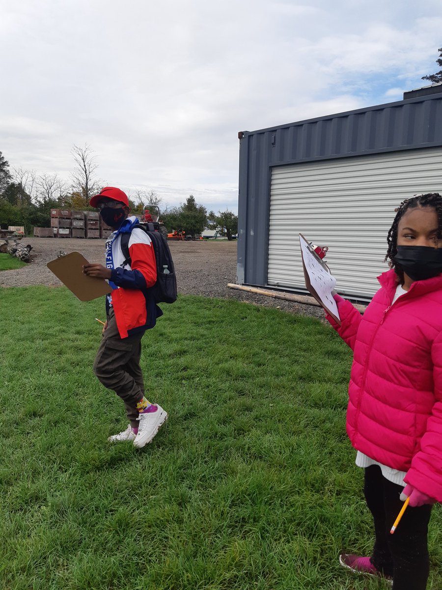 Highlights of our "AUsome" day @ Albion Orchards 🍎🍎 Our outside classroom wagon, photo shoots on a tractor, in a wooden structure and last but not least .... a nature scavenger hunt 🔍
Rm122asd &amp; <a href="/mrsschultzclass/">Mrs. Schultz</a> 
@_SJAM_ <a href="/PeelSchools/">Peel District School Board</a>