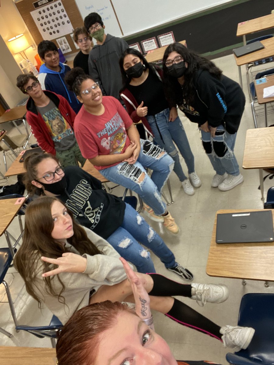 MrsDintheMiddle's tweet photo. /2 My goodness! Nobody gets to say we can’t ANYMORE!!! Yes WE CAN!! #JBMSisBOLD #1heart1seguin #anotherclassofpoetrypassers! https://t.co/4aX97oA4H0