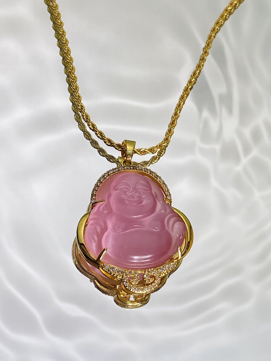 LimeyHare's tweet photo. Rose Quartz has entered the chat. We could all use more love. 💕 https://t.co/fiNUj0G9Xv