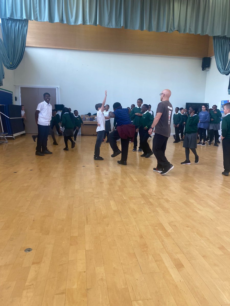 Discovery_Y6's tweet photo. Year 6 Chapter 1 📚 A New Hope ✨ Our Year 6 children had so much fun 🤩 taking part in a WWII workshop this week 🎭 Thank you 😊 to @SmallNoseThea for such an immersive and engaging day! We can’t wait until next week!🥰 #Year6 #DPS #Livinghistory #Achildswar #Activelearning https://t.co/4sxJNRLaUe