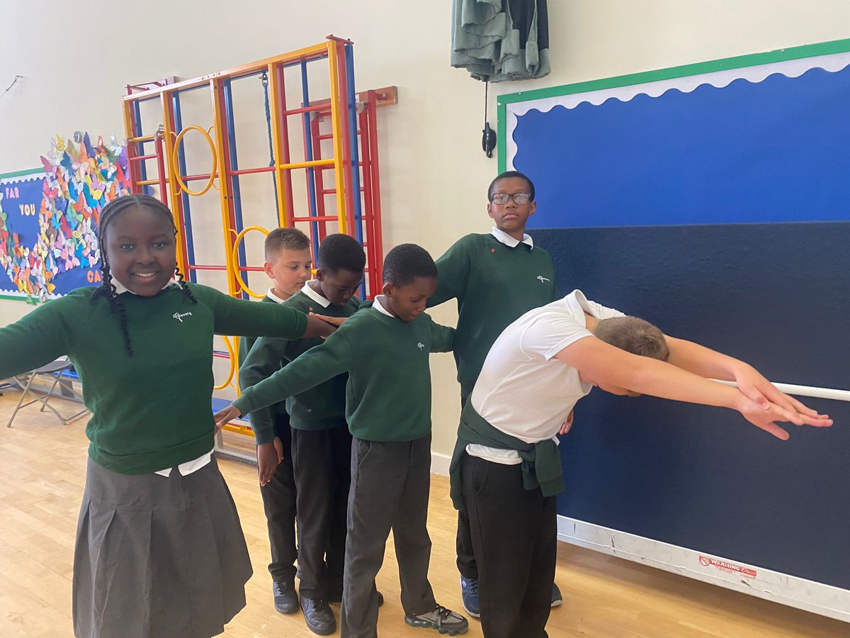 Discovery_Y6's tweet photo. Year 6 Chapter 1 📚 A New Hope ✨ Our Year 6 children had so much fun 🤩 taking part in a WWII workshop this week 🎭 Thank you 😊 to @SmallNoseThea for such an immersive and engaging day! We can’t wait until next week!🥰 #Year6 #DPS #Livinghistory #Achildswar #Activelearning https://t.co/e22dEFlpCk