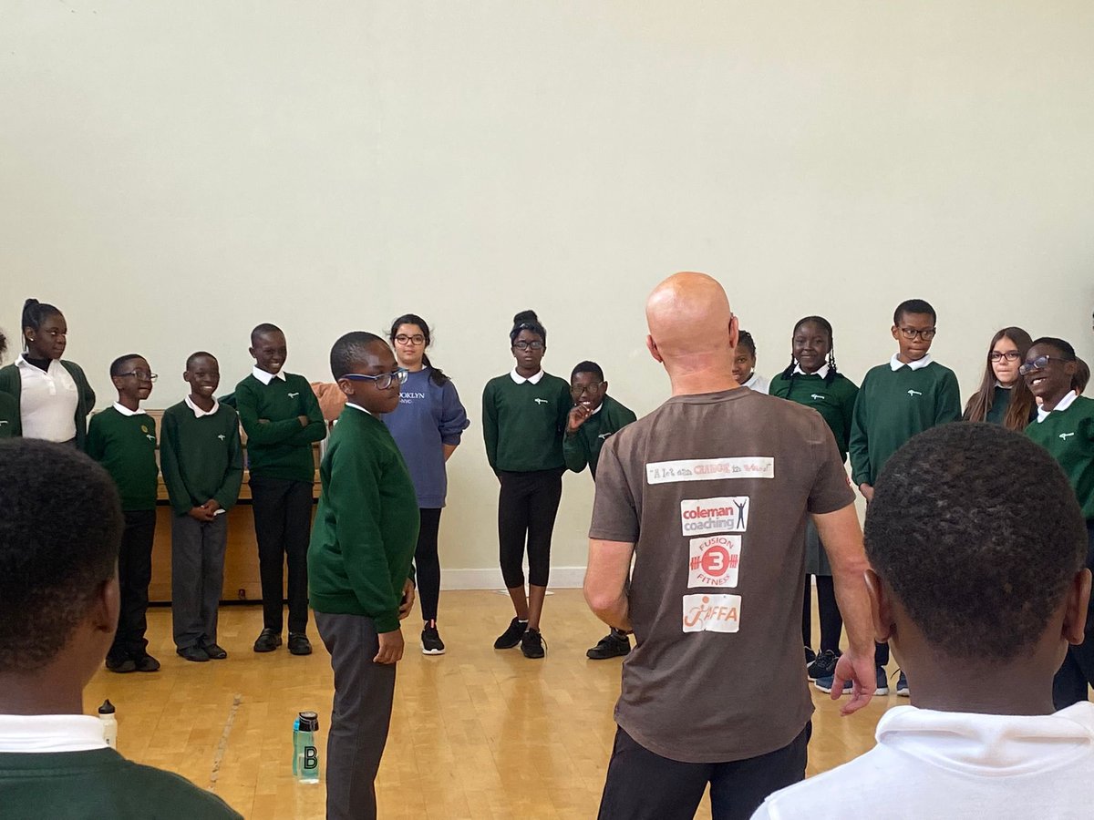 Discovery_Y6's tweet photo. Year 6 Chapter 1 📚 A New Hope ✨ Our Year 6 children had so much fun 🤩 taking part in a WWII workshop this week 🎭 Thank you 😊 to @SmallNoseThea for such an immersive and engaging day! We can’t wait until next week!🥰 #Year6 #DPS #Livinghistory #Achildswar #Activelearning https://t.co/e22dEFlpCk