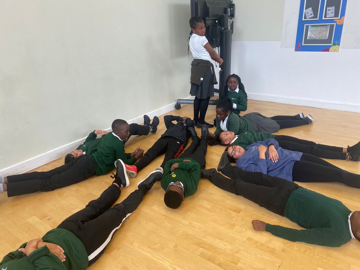 Discovery_Y6's tweet photo. Year 6 Chapter 1 📚 A New Hope ✨ Our Year 6 children had so much fun 🤩 taking part in a WWII workshop this week 🎭 Thank you 😊 to @SmallNoseThea for such an immersive and engaging day! We can’t wait until next week!🥰 #Year6 #DPS #Livinghistory #Achildswar #Activelearning https://t.co/e22dEFlpCk