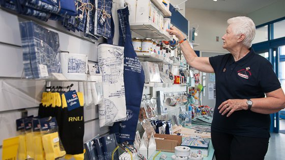 We’re on the hunt for a volunteer shop manager! 

Deadline for applications 31st October. 

volunteering.rnli.org/vacancy/volunt…