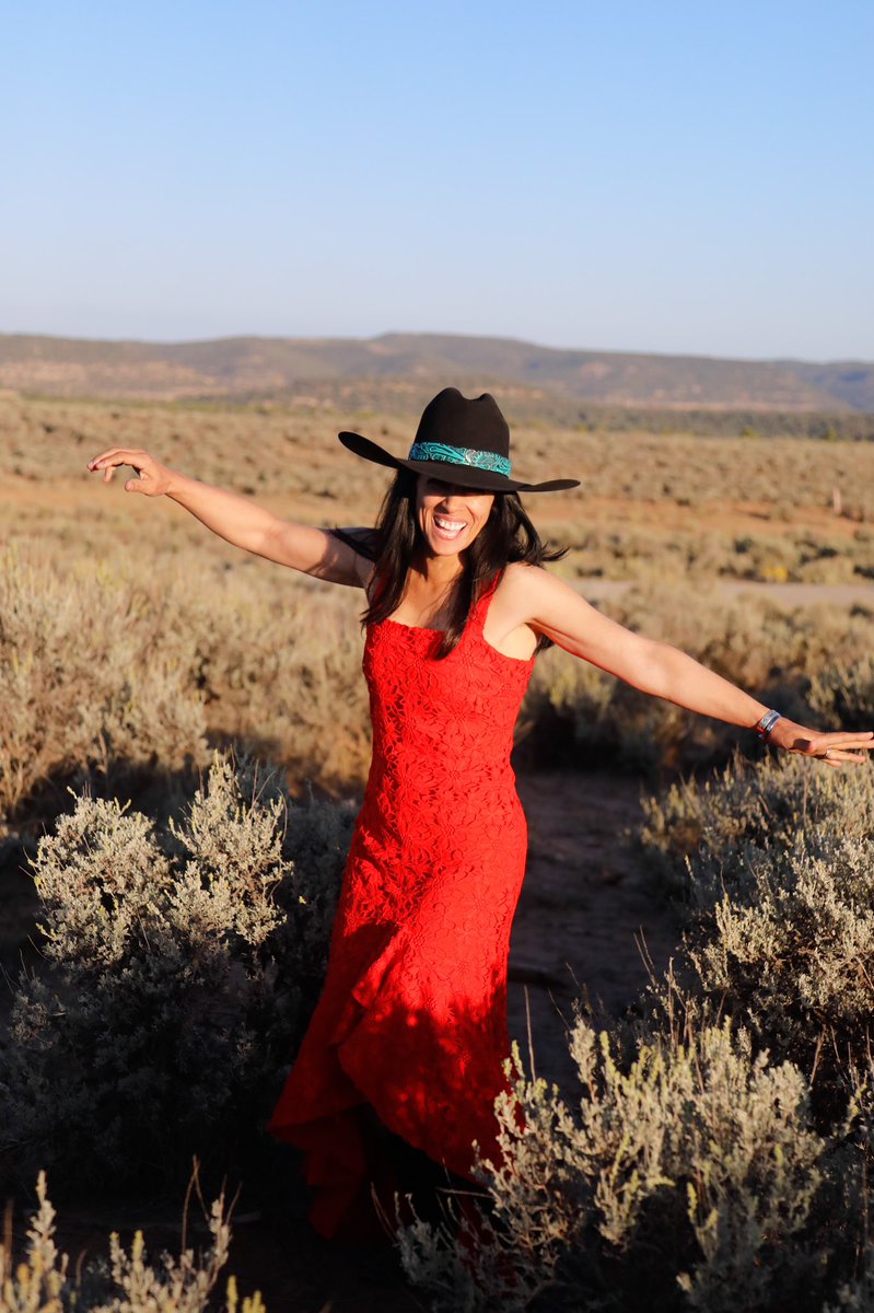 MiaAnstine's tweet photo. Happy Friyay! Every day is the same when you work for yourself, but we can all still do a Friday dance.

“We cannot choose the music that life gives us, but we can choose how to dance to it.” 💃🏾 Unknown

📸 @CowgirlJournal 
#FridayDance #LoveLife #WhatGetsYouOutdoors #GetOutside https://t.co/wsldTLthfn