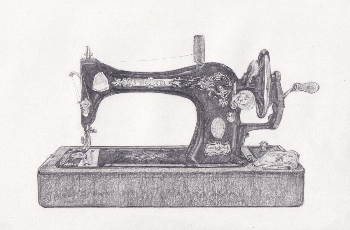 ValerianStudio's tweet photo. Day 14: I have a few possessions that bring me delight every time I look at them, and this 1930's singer sewing machine is one such item, shining as if brand new and in perfect working order.
#antiquesewingmachine #vintagesewing #BDF2021
#pencildrawing #1940ssewing #drawing https://t.co/upjxfhvSNN