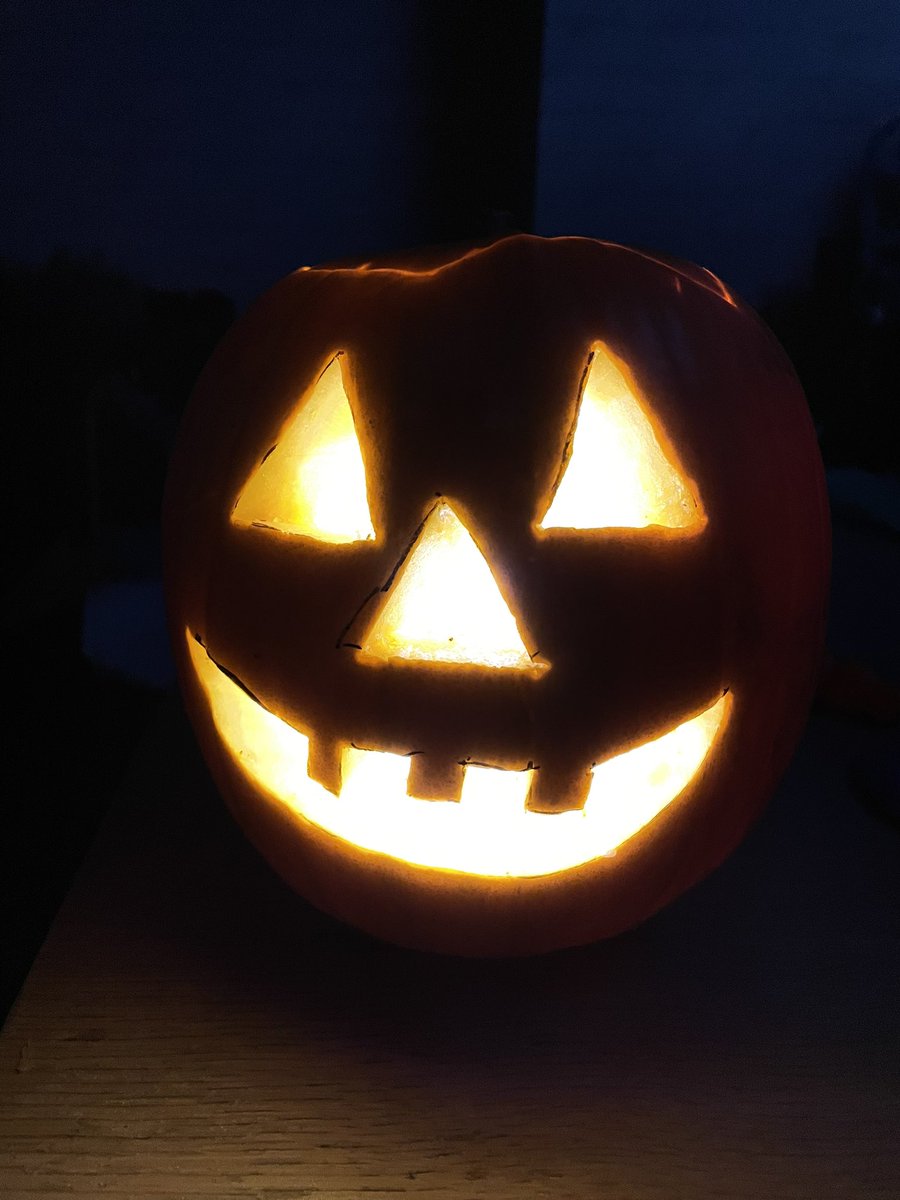 MariaCalton's tweet image. Theo’s very proud of his pumpkin tonight 💙🎃 @churchfieldprim