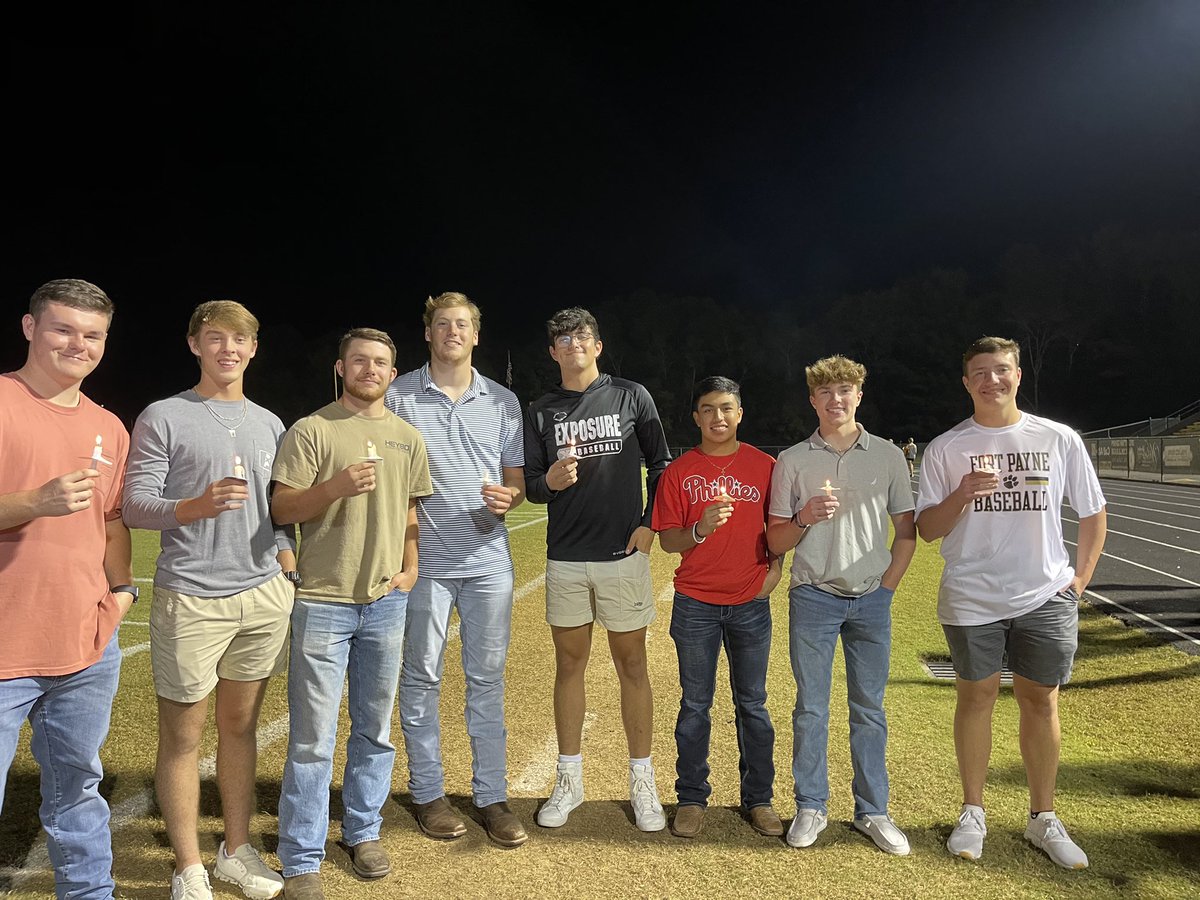 eric_varnadore's tweet photo. Love these guys! Homecoming “Last Lap” and Bonfire down! Just some of the Outstanding seniors we have this year! @BishopMacks @sawyer_burt @elikirby20 @ConnorCash10 @Dalton_Gray22 https://t.co/NHR6Qh7olG