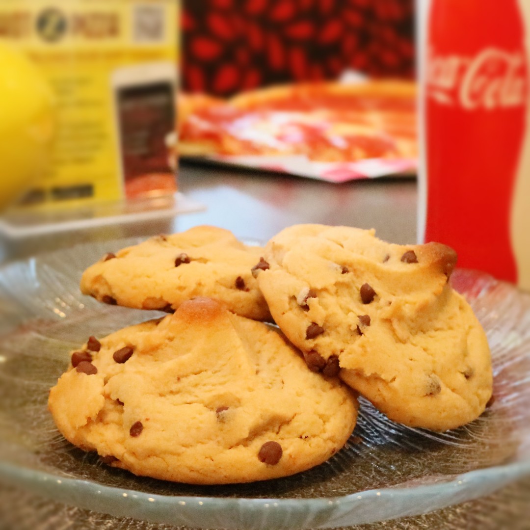 HotZpizza's tweet photo. It's okay to reach for dessert first. 🍪 https://t.co/rl0BWpv6QS