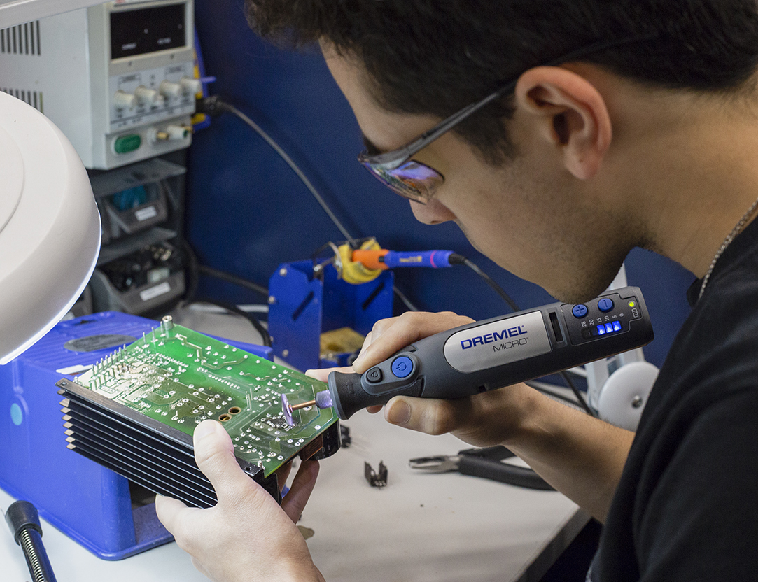 Radwell_Intl's tweet photo. Can we help you with repairs? Let us assist with your industrial automation repair needs. Call 800.884.5500 or visit https://t.co/CVrO293ZOm 
#repairs #IndustrialAutomation #ChooseRadwell #ElectronicRepairs #Mfg https://t.co/A2Hzjg3xYk