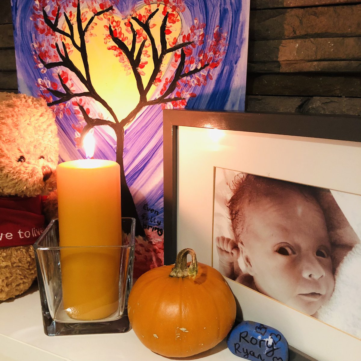 BlueKirwan's tweet photo. @alittlelifetime Remembering Rory tonight and always💙 https://t.co/WiiY4WFcvi