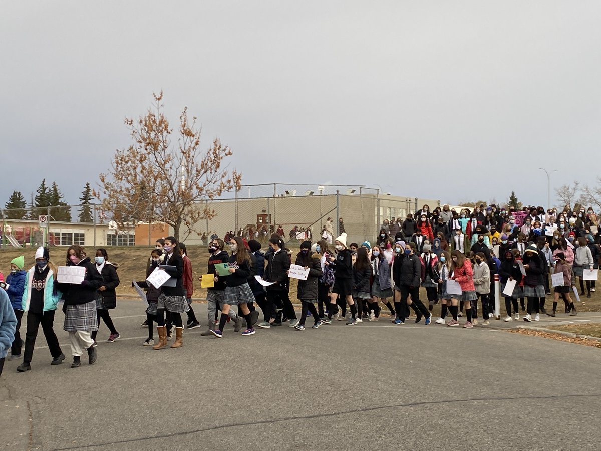 TheAirplaneGuy's tweet photo. Today was a powerful day for the girls of @CalGirlsSchool. 
They walked out in support girls in Afghanistan who cannot go to school. So proud of these kids.
#5MillionAfghanGirls #EducationIsARight #LetAfghanGirlsLearn #DayOfTheGirl @JyotiGondek @CBCCalgary #abed @JanisIrwin https://t.co/fAC1D9WRsW