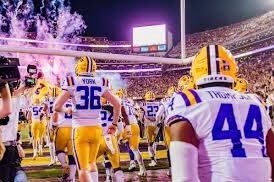 SyncereMassey's tweet photo. After a great conversation with @MasonSmith_LSU I am glad to say I have earned a scholarship to play football at Louisiana State University @CoachKelleyCHHS https://t.co/MqeGlTH3Un