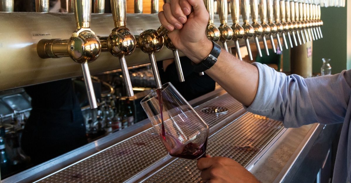 It's #NationalRedWineDay 🍷 Come grab a glass of your favorite at Vidrio!