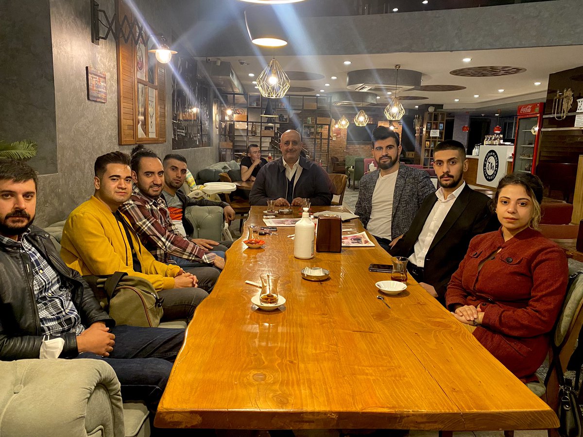 Gençlik kolları olarak Malatya’mızda yapmayı planladığımız yeni ve ses getirecek projelerimiz için istişare toplantısı gerçekleştirdik.Toplantımıza ziyarette bulunan İl Başkanımız syn Dr. <a href="/AhmetErcanUckan/">Dr. Ahmet Ercan Uçkan</a> teşekkürler ederiz <a href="/Ahmet_Davutoglu/">Ahmet Davutoğlu</a> <a href="/SelimTemurci/">Dr. Selim Temurci</a> <a href="/BMustafaGozel/">Mustafa Gözel</a> @EkimNaci