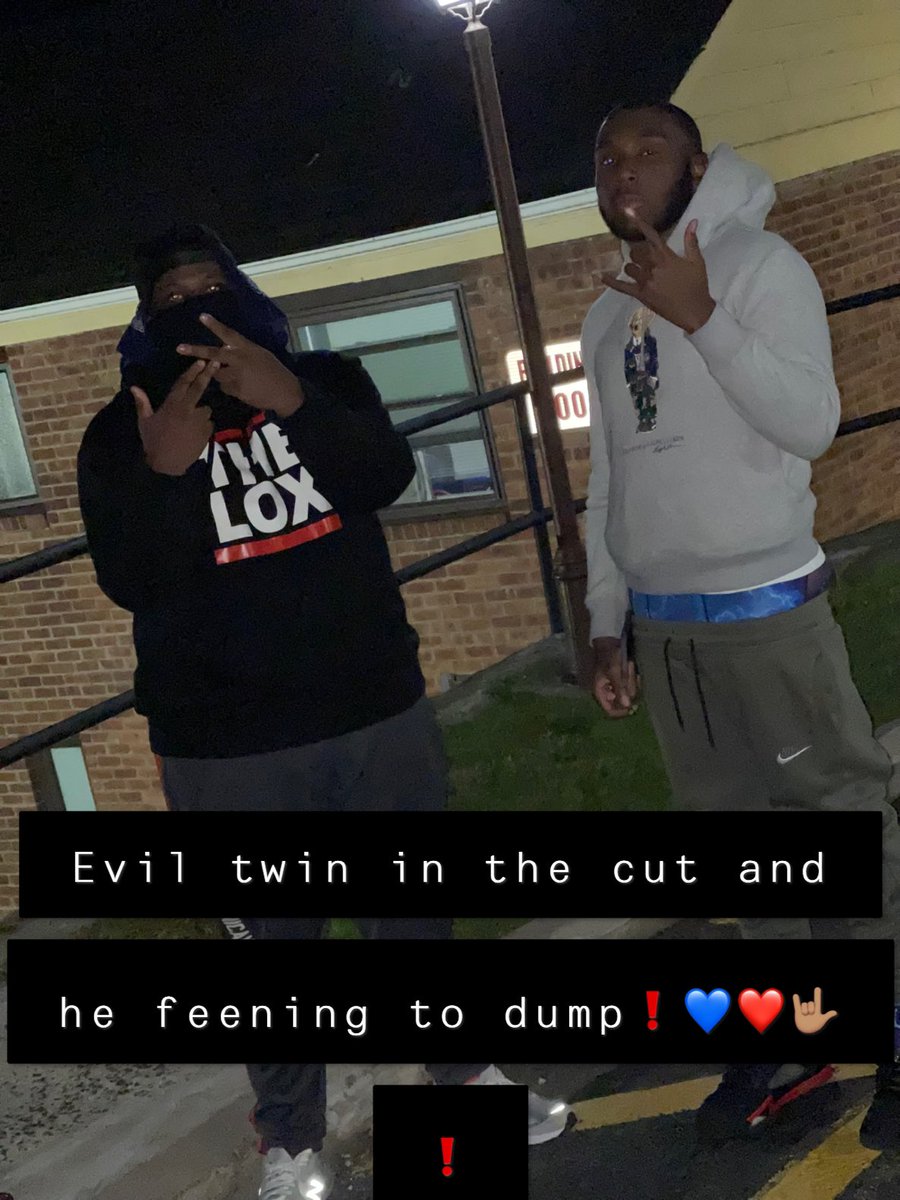 MekhiSmith2's tweet photo. D hound my brother for him I go dumb💙2️⃣❤️🤟🏽❗️🚩👎🏽 https://t.co/ALPyfy674y