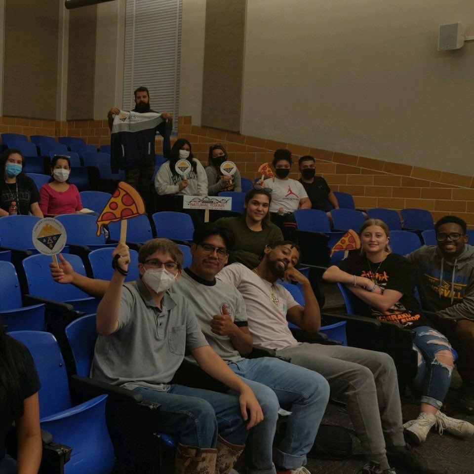 tamukacs's tweet photo. We had a great time yesterday during our Pizza Lecture! We would like to thank Dr. Galan for coming to speak to us about his journey to Kingsville, his research interests, and promoting research opportunities on campus. Congratulations to all our winners as well!
#ACS #ACSTAMUK https://t.co/fM0m9QOL60