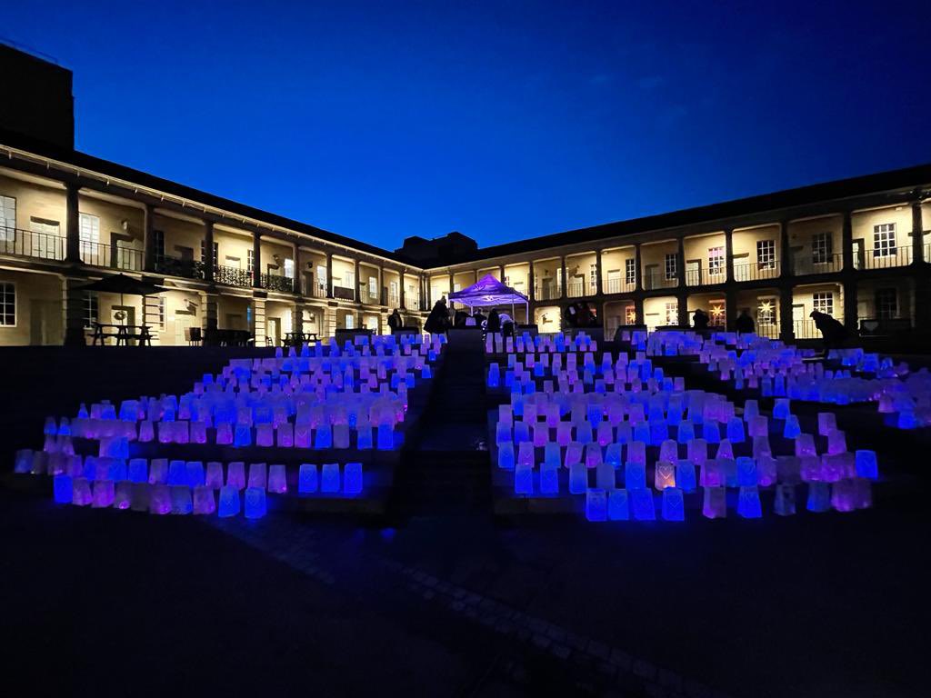 ForgetMNotChild's tweet photo. 1000 lanterns lit @ThePieceHall in memory of babies whose lives shone brightly but far too briefly #WaveOfLight #BLAW2021 https://t.co/KDCI4fmjof