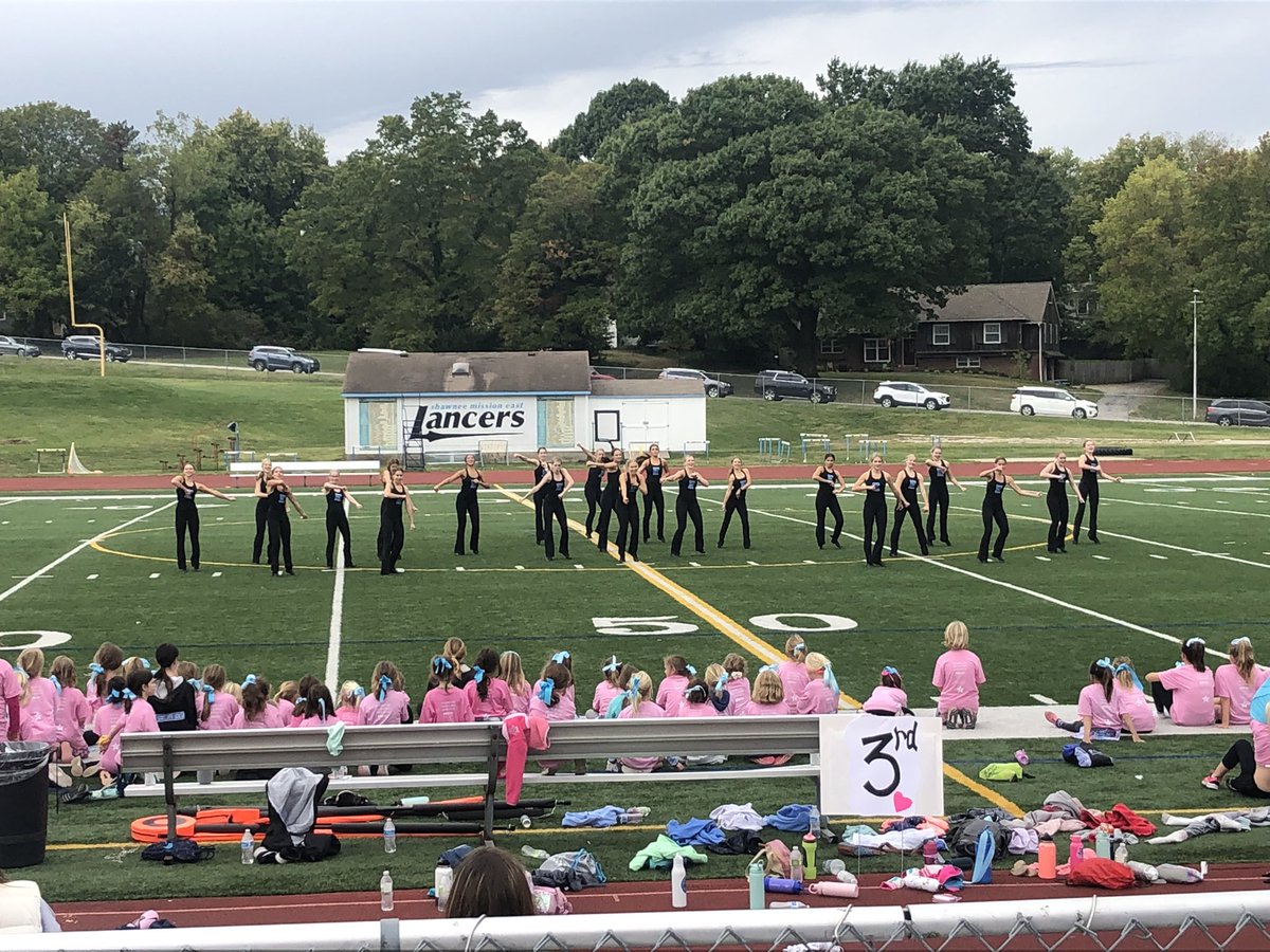 APThomasFT's tweet photo. Vera had a fantastic time @SMEDrillTeam clinic this morning. She got to perform @SMEOffice and watch the JV and Varsity perform. Also what better way to spend a day off from @BriarwoodElem @theSMSD with Pod friends! #VCAT #FutureLancer #SMHailToThe https://t.co/7Yi0U2Gadx