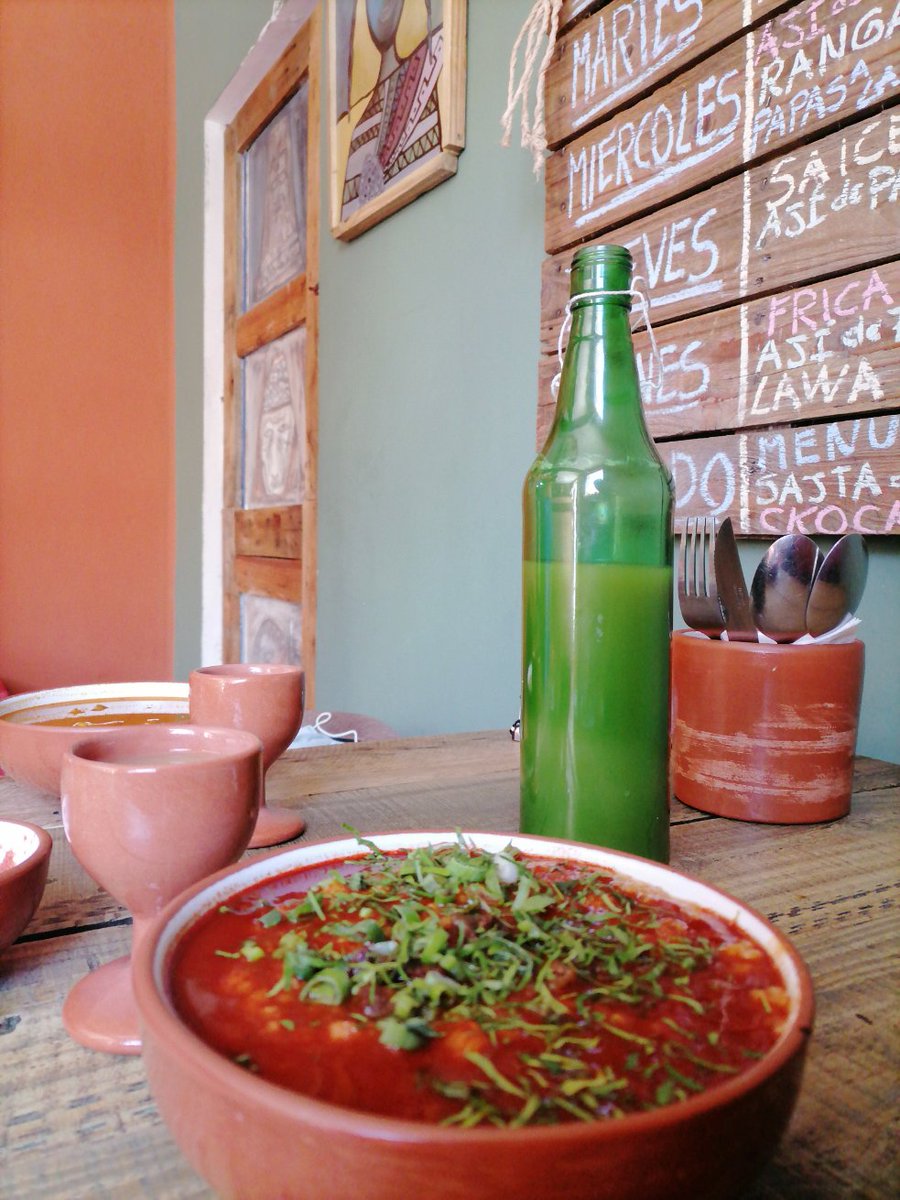 Maraalm_'s tweet photo. Cuando vengan por #Sucre, pasen a visitar el Centro Cultural Mikuna ❤️
El ambiente es de las chicherias de antaño, con chicha y comidas picantes ❤️ https://t.co/G7XeH6fLoE
