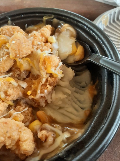 When you order no corn so they just pull a bowl out of the hot box... #KFC https://t.co/uct57Fum3r<a href="/tag/kfc"class="tags"><span>#kfc</span></a>