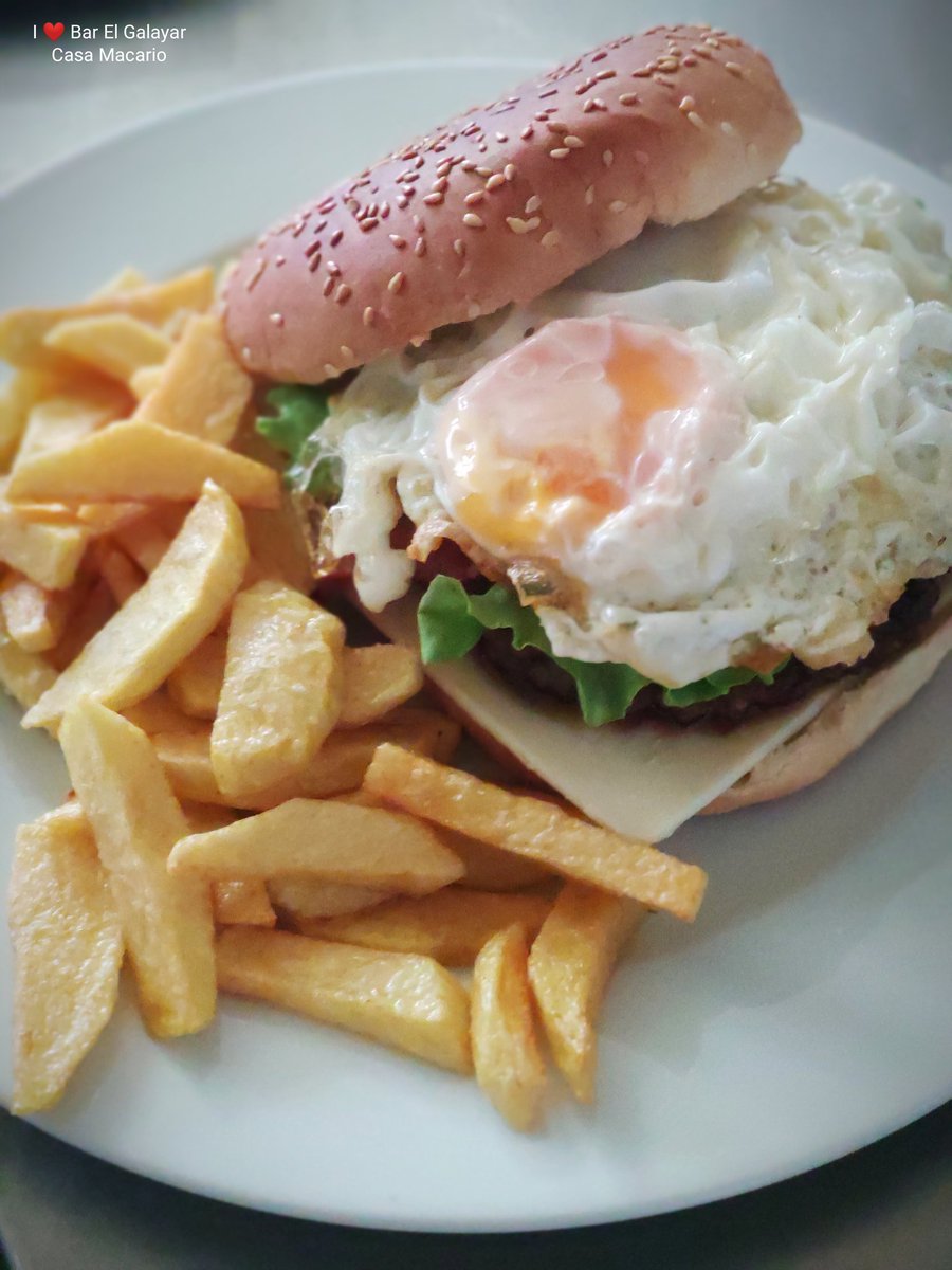 barelgalayar's tweet photo. Viernes! 🍔🍟

#BarElGalayar #casaMacario #Guisando #Ávila #Gredos #Galayos #ValleDelTiétar #paraíso #hamburguesa https://t.co/rFa81B9XnE